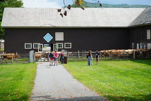 Barn Quilts Stables 600px